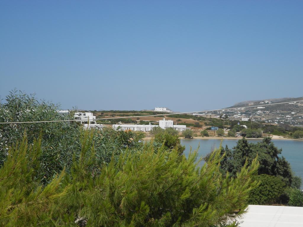 Nicolas Antiparos Buitenkant foto