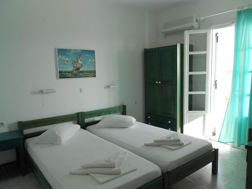 Nicolas Antiparos Kamer foto