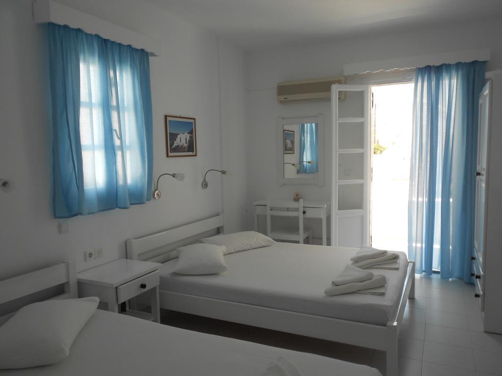 Nicolas Antiparos Buitenkant foto